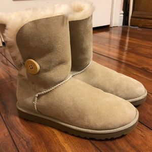 UGG Women’s Bailey Button Boot- Size 9